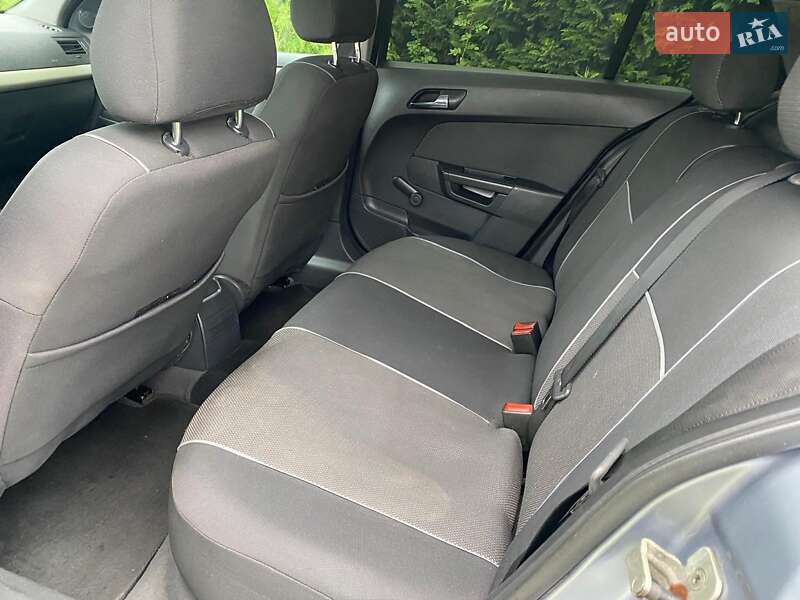 Хэтчбек Opel Astra 2007 в Одессе