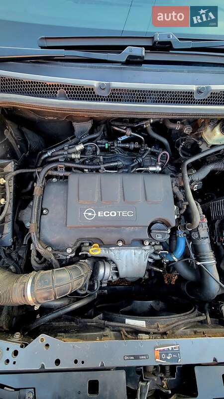 Универсал Opel Astra 2012 в Кривом Роге