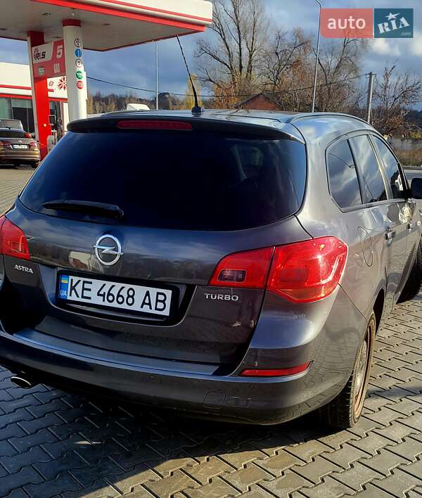 Универсал Opel Astra 2012 в Кривом Роге