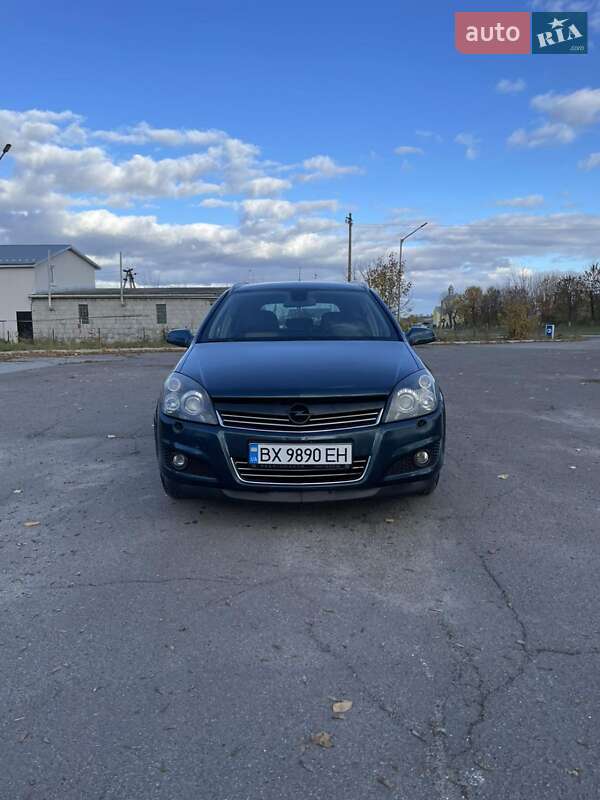 Универсал Opel Astra 2007 в Волочиске