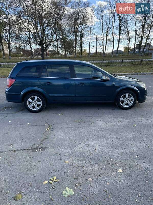 Универсал Opel Astra 2007 в Волочиске