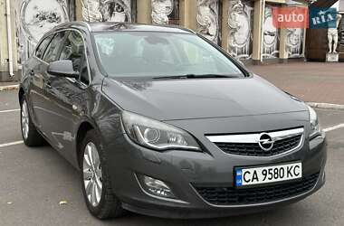 Універсал Opel Astra 2011 в Черкасах
