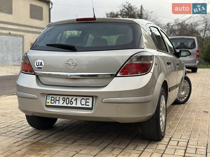 Хэтчбек Opel Astra 2008 в Одессе
