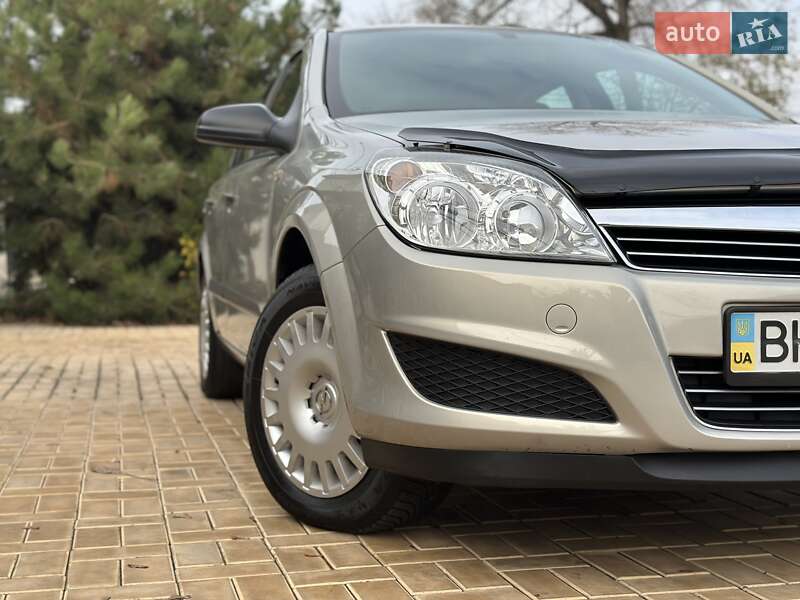 Хэтчбек Opel Astra 2008 в Одессе