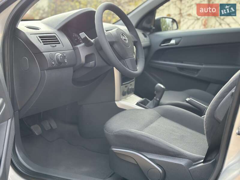 Хэтчбек Opel Astra 2008 в Одессе