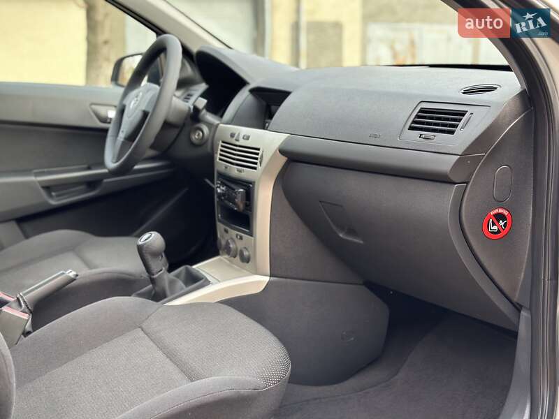 Хэтчбек Opel Astra 2008 в Одессе