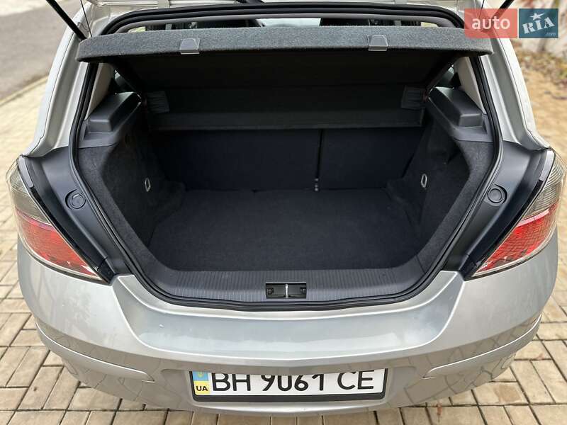 Хэтчбек Opel Astra 2008 в Одессе