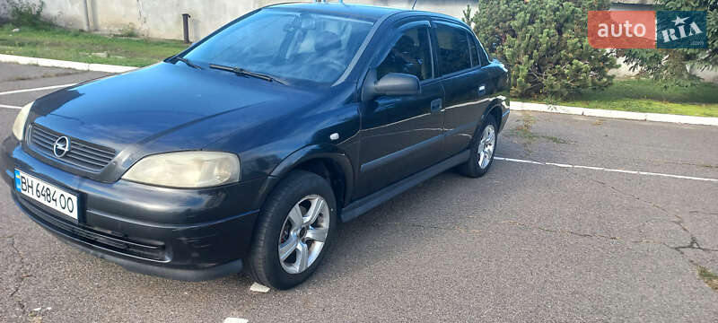 Седан Opel Astra 2007 в Черноморске