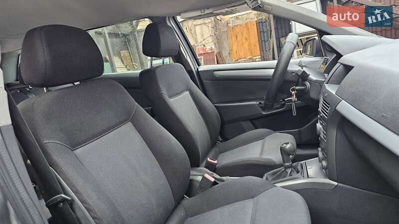 Універсал Opel Astra 2005 в Харкові