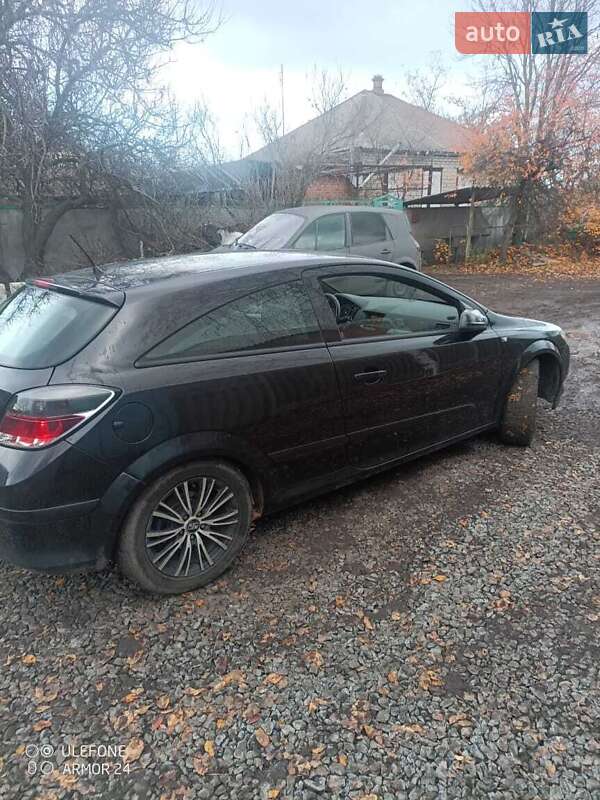 Хэтчбек Opel Astra 2006 в Чугуеве