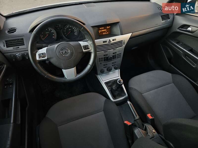 Хетчбек Opel Astra 2012 в Львові