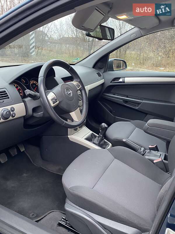 Универсал Opel Astra 2008 в Полтаве