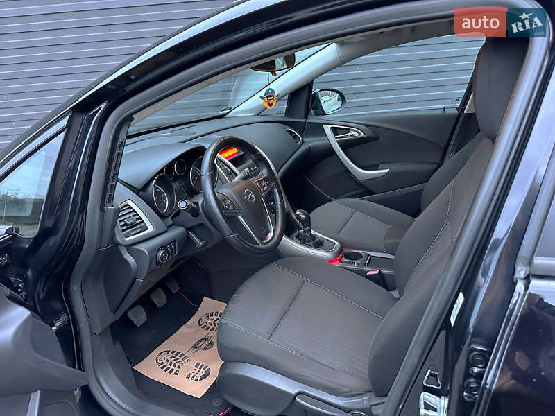 Универсал Opel Astra 2011 в Каменском