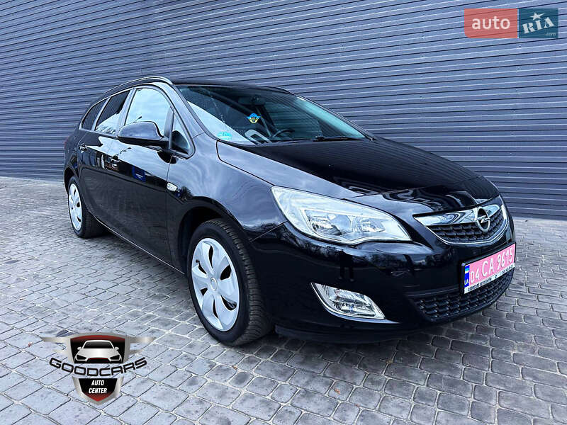 Opel Astra 2011