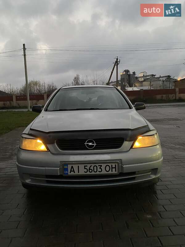 Седан Opel Astra 2004 в Козятині