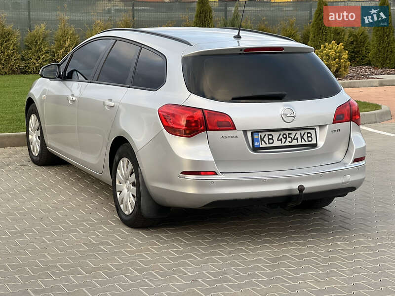 Универсал Opel Astra 2013 в Виннице