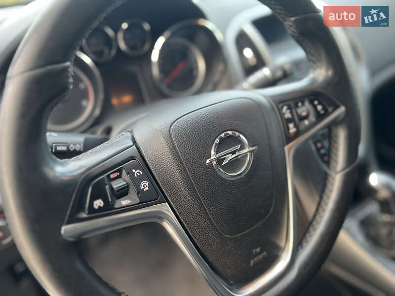 Универсал Opel Astra 2013 в Виннице