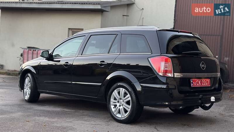 Універсал Opel Astra 2010 в Калуші