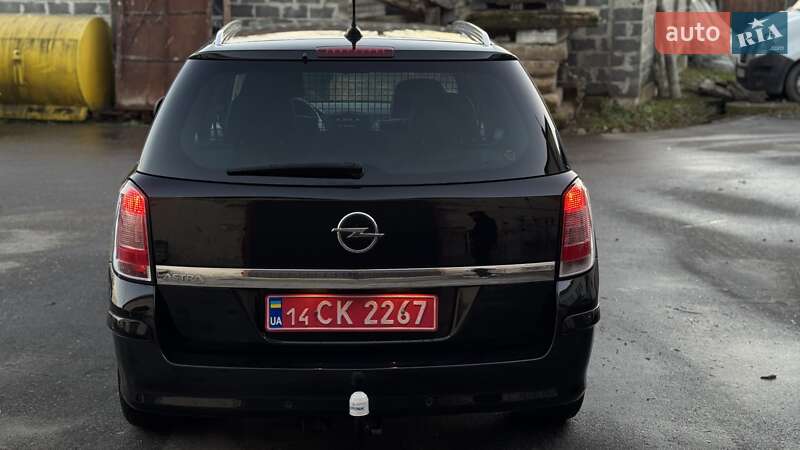 Універсал Opel Astra 2010 в Калуші