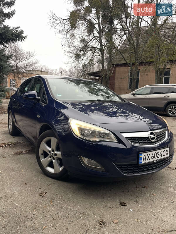 Хэтчбек Opel Astra 2010 в Харькове