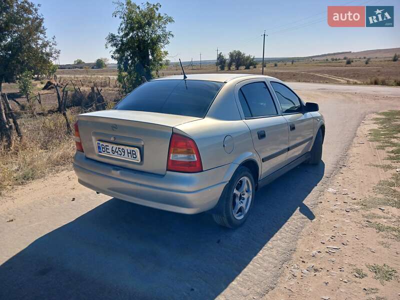 Седан Opel Astra 2005 в Баштанке