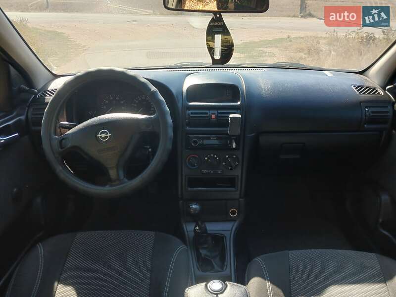 Седан Opel Astra 2005 в Баштанке
