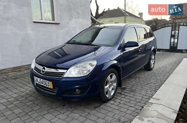 Універсал Opel Astra 2009 в Тернополі