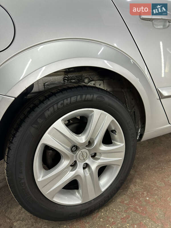 Універсал Opel Astra 2008 в Києві