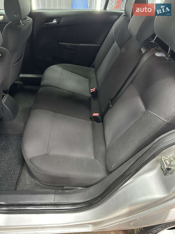 Універсал Opel Astra 2008 в Києві