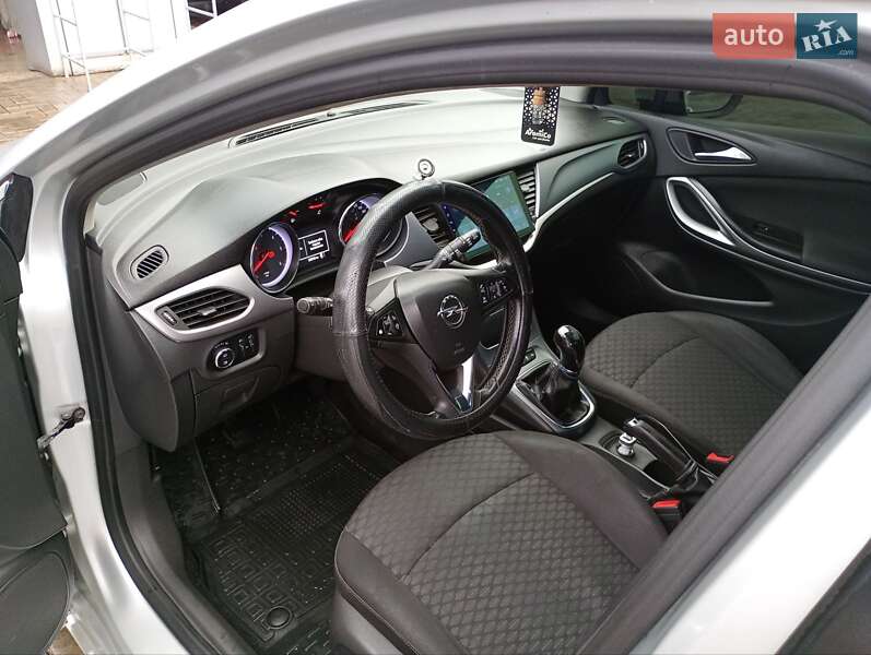 Универсал Opel Astra 2017 в Николаеве