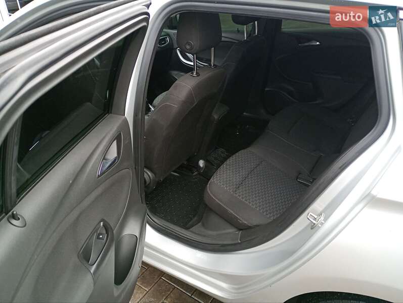 Универсал Opel Astra 2017 в Николаеве