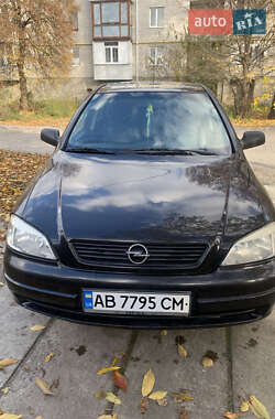 Седан Opel Astra 2006 в Гнивани