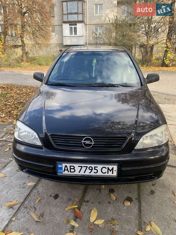 Седан Opel Astra 2006 в Гнівані