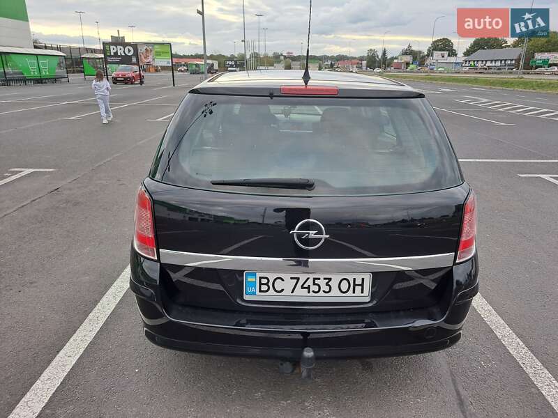 Універсал Opel Astra 2009 в Львові