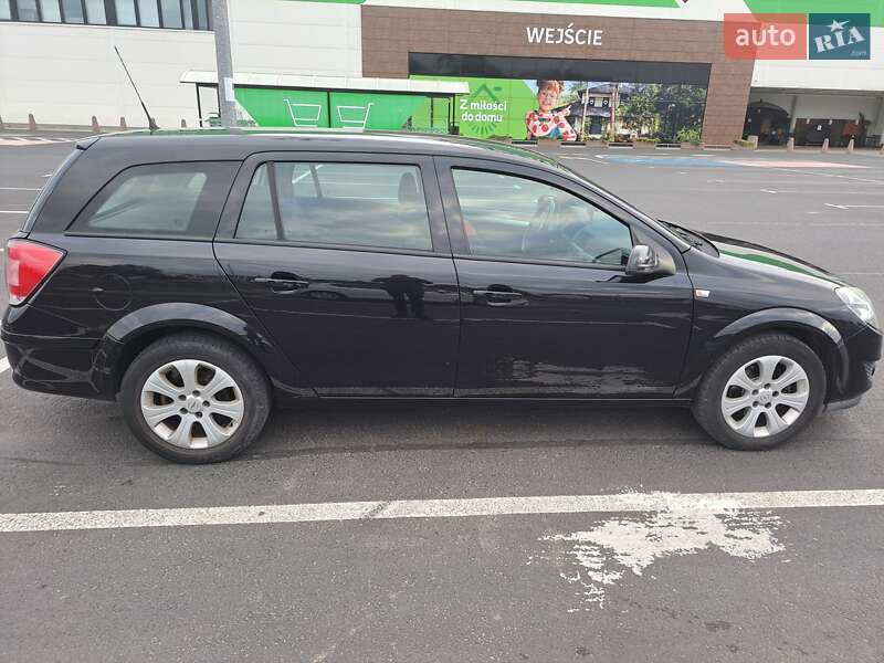 Універсал Opel Astra 2009 в Львові