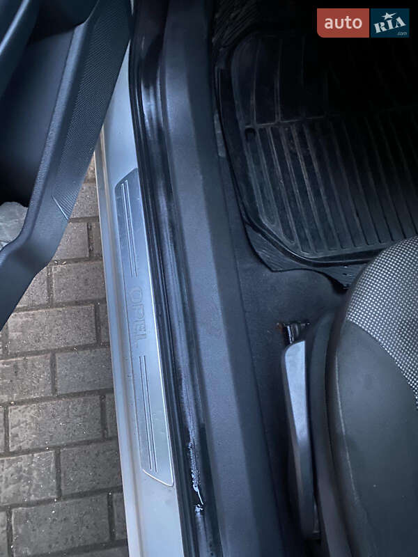 Універсал Opel Astra 2010 в Бродах