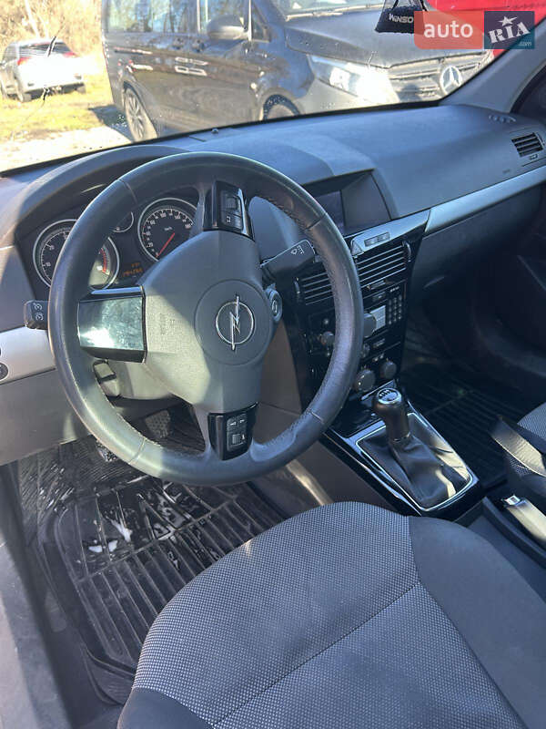 Универсал Opel Astra 2010 в Бродах