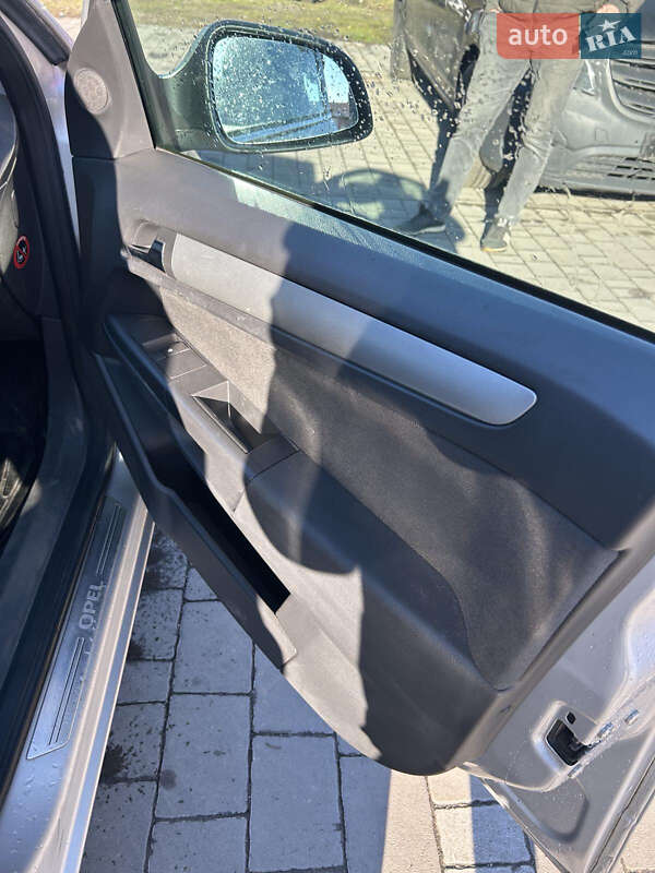 Універсал Opel Astra 2010 в Бродах