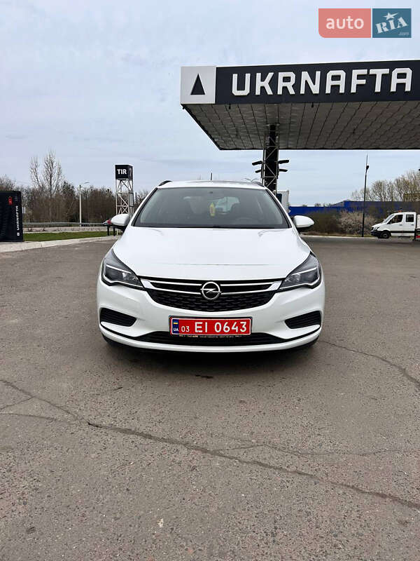 Універсал Opel Astra 2019 в Рівному