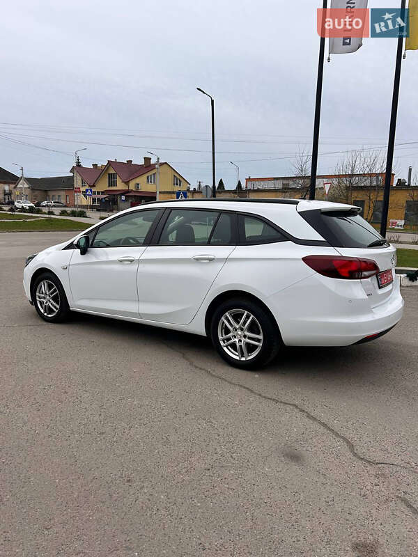 Універсал Opel Astra 2019 в Рівному