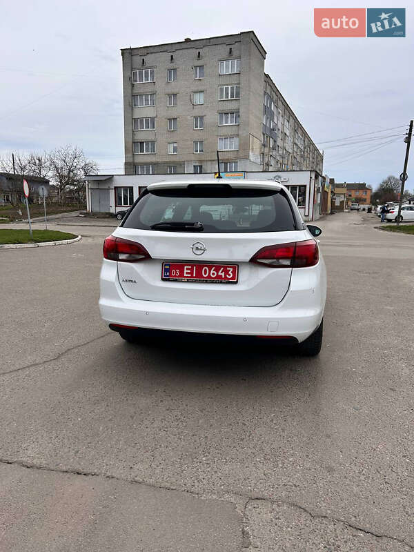 Універсал Opel Astra 2019 в Рівному