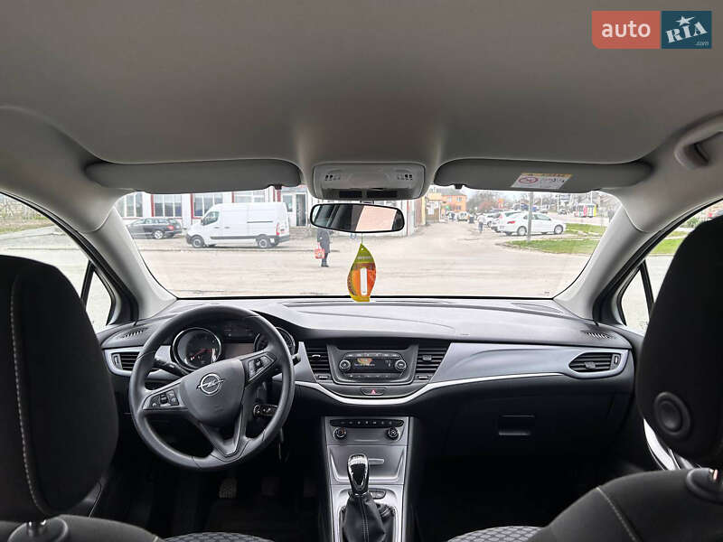 Універсал Opel Astra 2019 в Рівному
