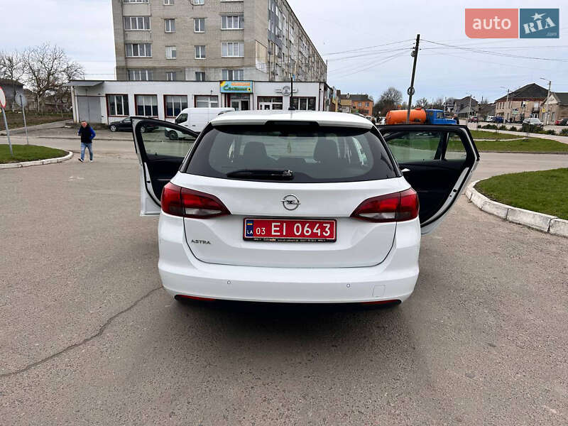 Універсал Opel Astra 2019 в Рівному