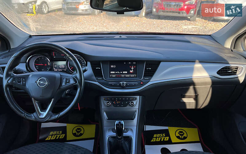 Хэтчбек Opel Astra 2016 в Львове