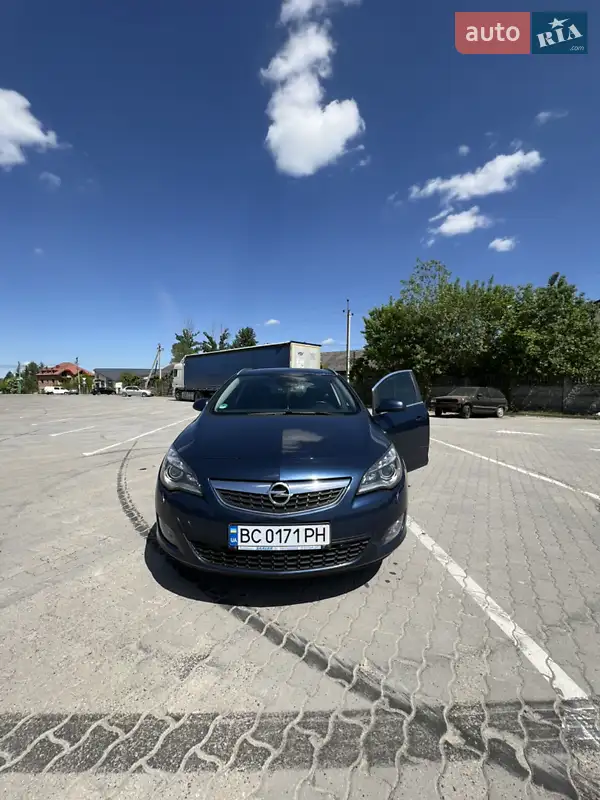 Opel Astra 2012