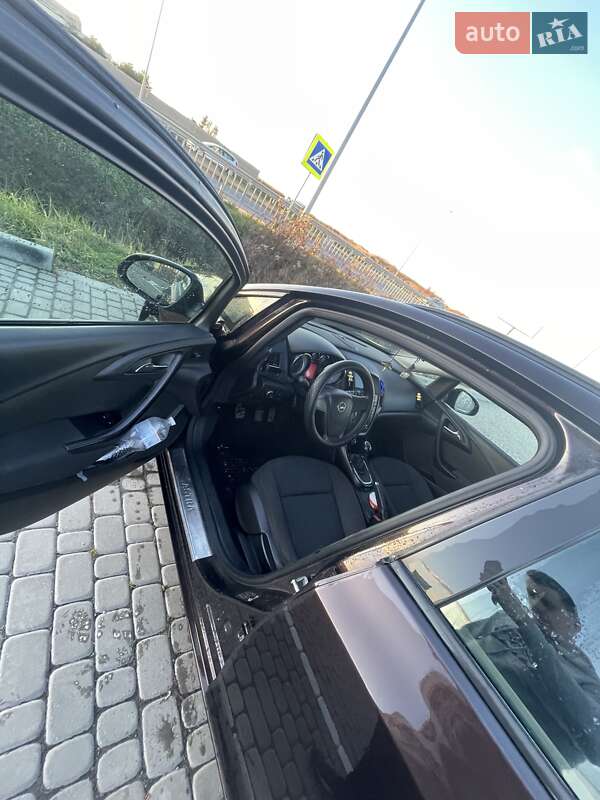 Універсал Opel Astra 2015 в Львові