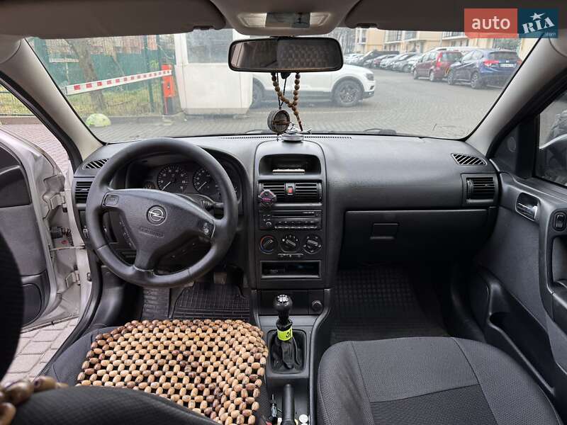 Седан Opel Astra 2001 в Львове