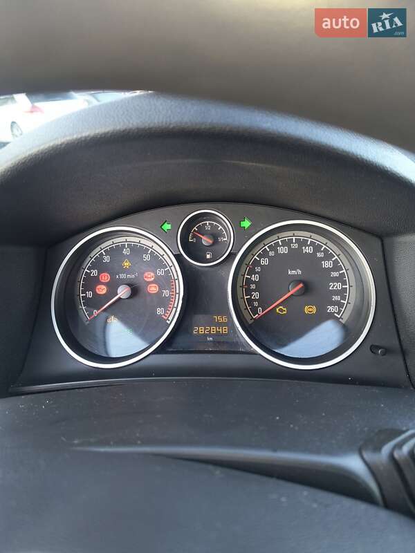 Универсал Opel Astra 2005 в Чернигове