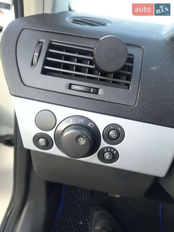 Универсал Opel Astra 2005 в Чернигове