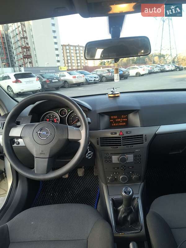 Универсал Opel Astra 2005 в Чернигове